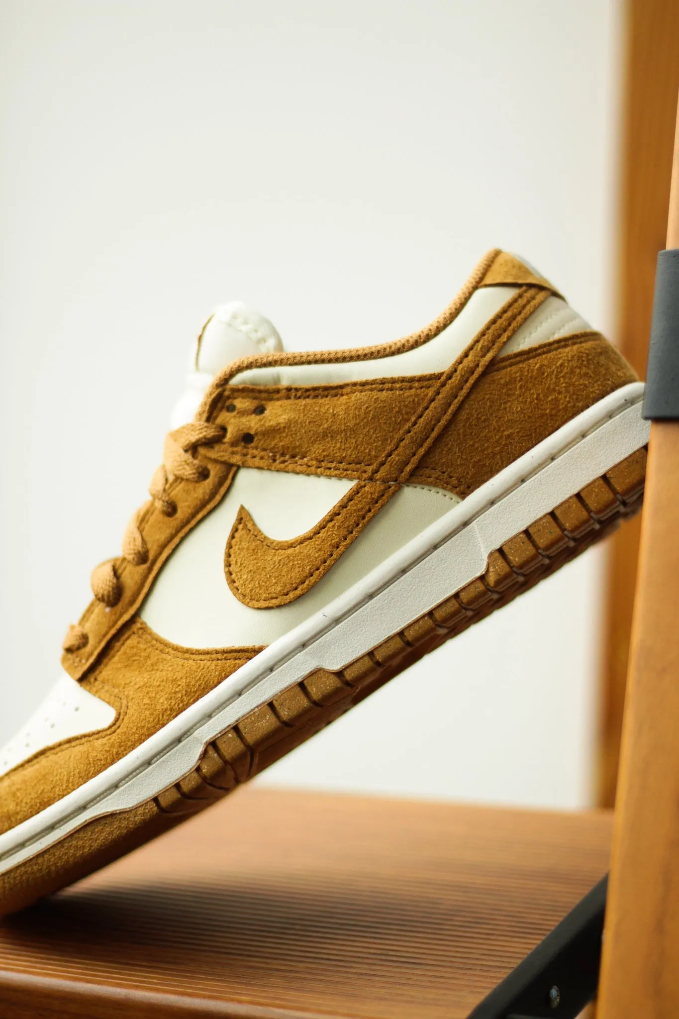 W DUNK LOW "FLAX"